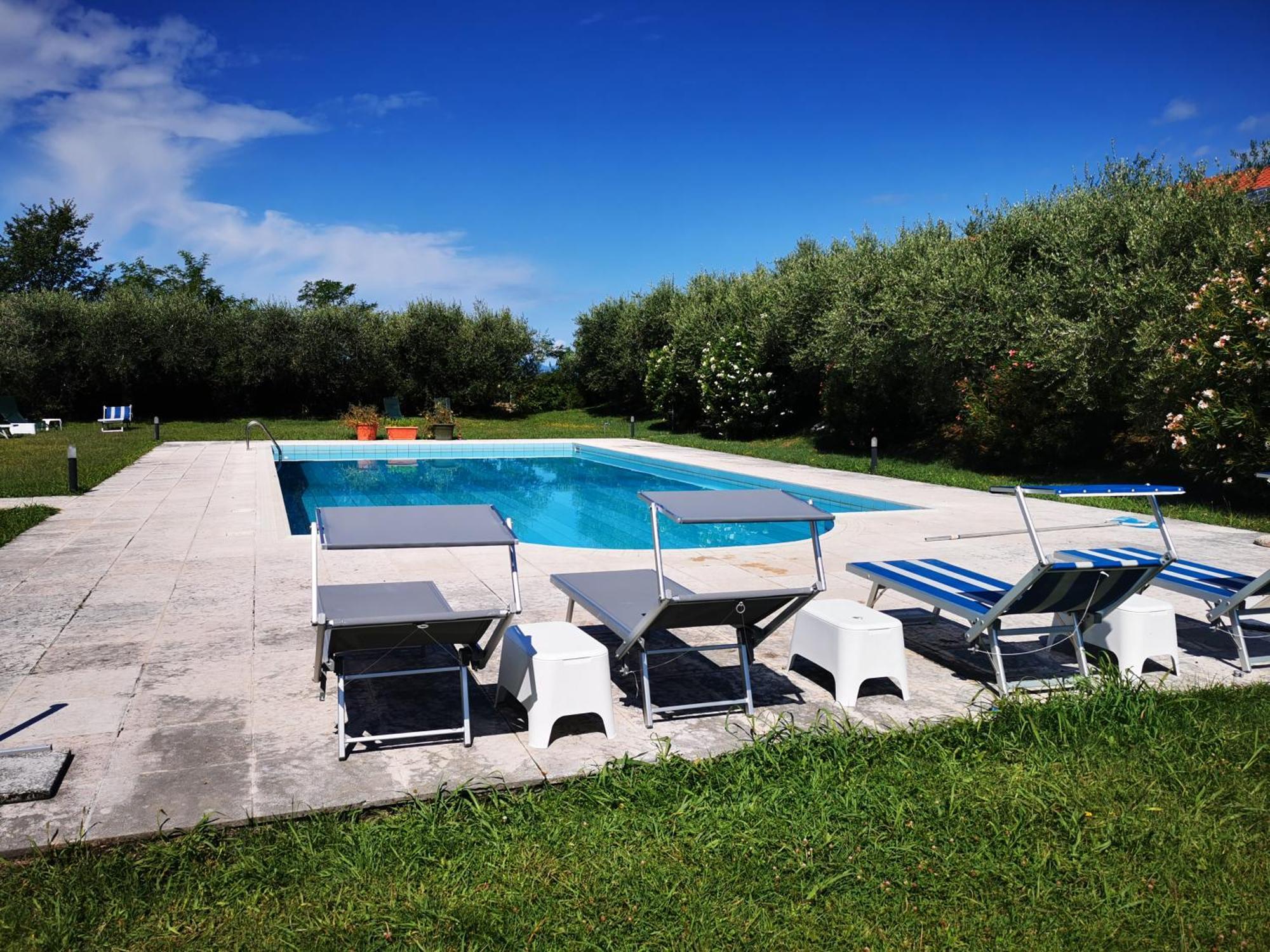 לאזיסה Casa Ghirlanda Con Piscina E Campo Da Tennis מראה חיצוני תמונה