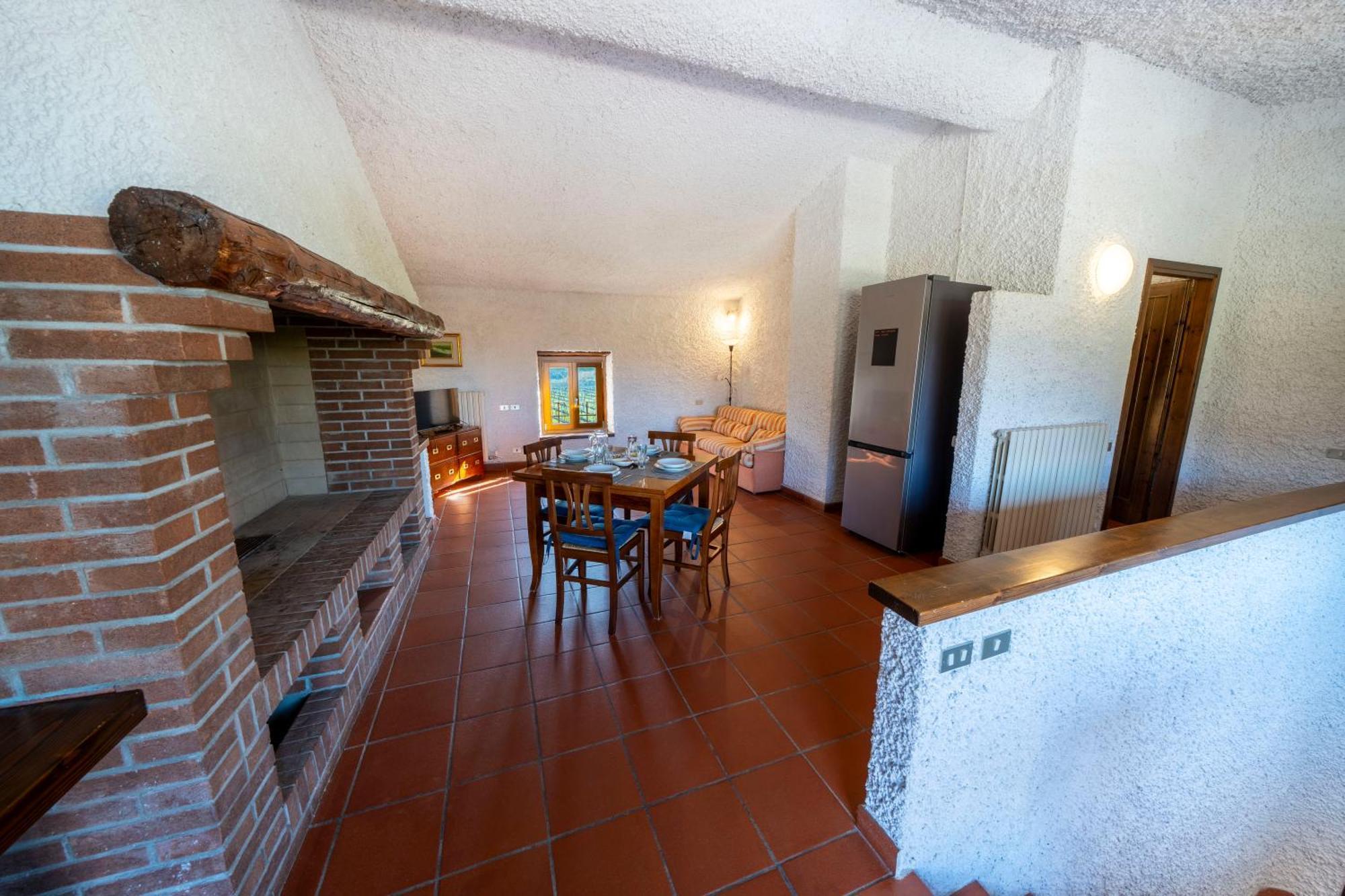 לאזיסה Casa Ghirlanda Con Piscina E Campo Da Tennis מראה חיצוני תמונה